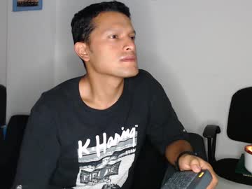 Littledicklatin Chaturbate stream image from April 21, 2025