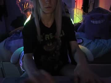 Greeneyedlovexo Chaturbate stream image from April 21, 2025