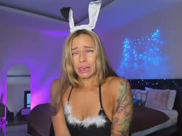 Holy_Khloe Chaturbate stream image from April 21, 2025