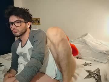 Camilosaennz Chaturbate stream image from April 21, 2025