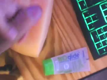 Toohugeandstonedxoxo Chaturbate stream image from April 21, 2025
