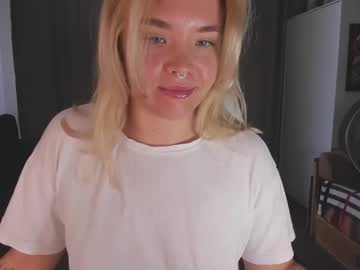 Evelinadarling Chaturbate stream image from April 21, 2025