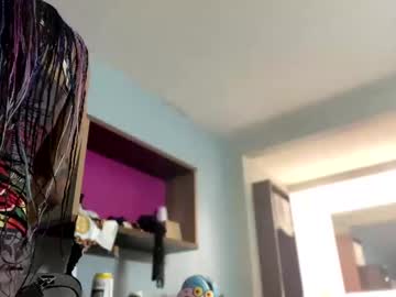 Yelladaniella Chaturbate stream image from April 21, 2025