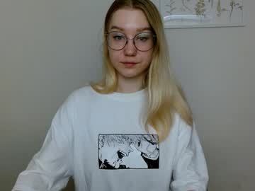 Abbymoore__ Chaturbate stream image from April 21, 2025