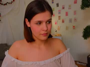 Gladysacreman Chaturbate stream image from April 21, 2025