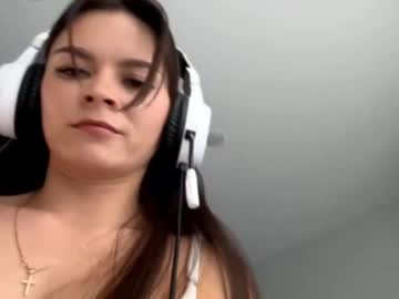 Primrosedennett Chaturbate stream image from April 21, 2025