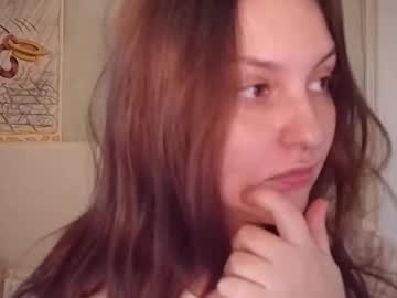 Wievin Chaturbate stream image from April 21, 2025