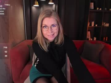 Annielight Chaturbate stream image from April 21, 2025