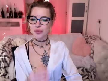 Trixxxie_ Chaturbate stream image from April 21, 2025