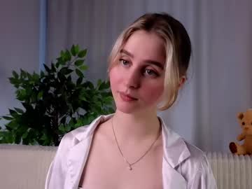 Elvahance Chaturbate stream image from April 21, 2025