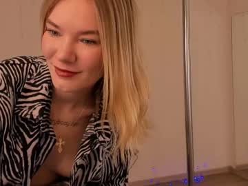 Coralineyouth1 Chaturbate stream image from April 21, 2025