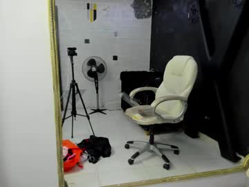 Darlingbdsm_ Chaturbate stream image from April 21, 2025