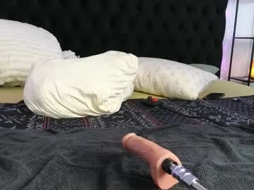 Lindseysexii Chaturbate stream image from April 21, 2025