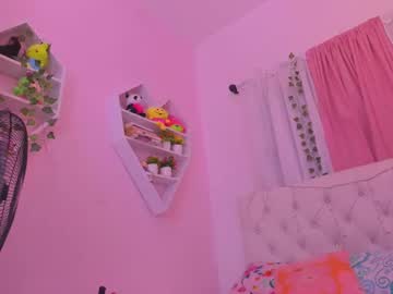 Scarletliz Chaturbate stream image from April 21, 2025