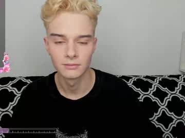 Avegothy Chaturbate stream image from April 21, 2025