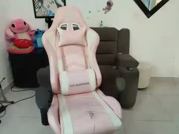 Karol_Naughty Chaturbate stream image from April 21, 2025