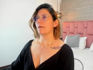 Sarahdeyvis Chaturbate stream image from April 21, 2025