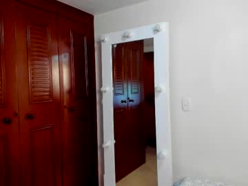 Sophia_Harry Chaturbate stream image from April 21, 2025