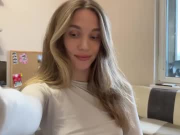 Amy_Chill Chaturbate stream image from April 21, 2025