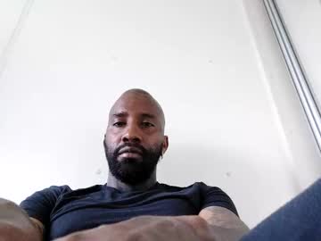 Gide8n Chaturbate stream image from April 21, 2025