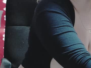 Corymilf Chaturbate stream image from April 21, 2025