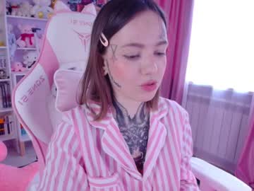 Katrinuwu Chaturbate stream image from April 21, 2025