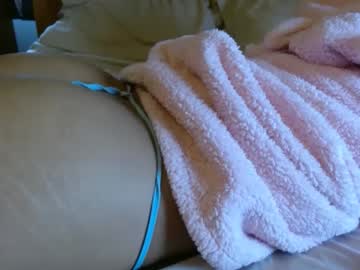 Honeygoldenbaddie24 Chaturbate stream image from April 21, 2025