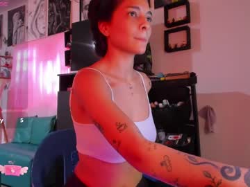 Amy_And_Eloise Chaturbate stream image from April 21, 2025