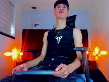 Neoraptis Chaturbate stream image from April 21, 2025