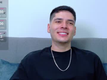 Emilionavarroz Chaturbate stream image from April 21, 2025