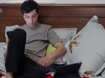 Karlos_Rodrogos Chaturbate stream image from April 21, 2025