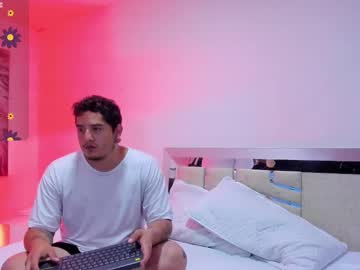 Roxyandaron Chaturbate stream image from April 21, 2025