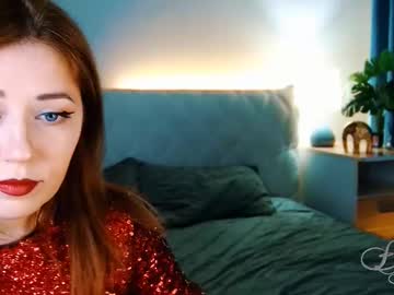 Missbeverlymills Chaturbate stream image from April 21, 2025