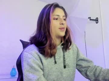 Moonwiny Chaturbate stream image from April 21, 2025