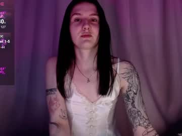 Niaellis Chaturbate stream image from April 21, 2025