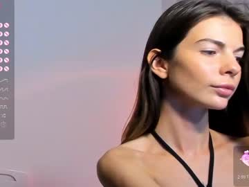 Andrea__Bass Chaturbate stream image from April 21, 2025