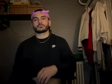 Heterosexe Chaturbate stream image from April 21, 2025