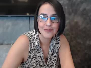 Isisblakee Chaturbate stream image from April 21, 2025