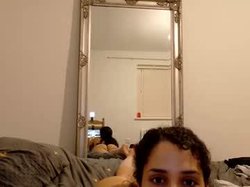 Milliesanta Chaturbate stream image from April 21, 2025
