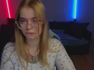 Halkroomra Chaturbate stream image from April 21, 2025
