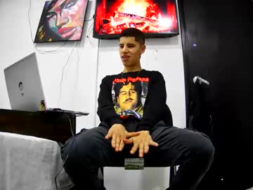 Jhongrey2 Chaturbate stream image from April 21, 2025