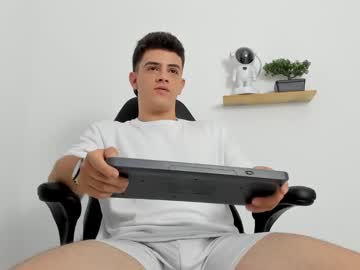Mikecooper_ Chaturbate stream image from April 22, 2025