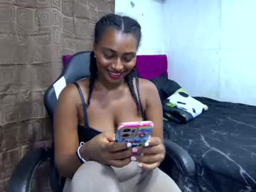 Myle_Browm Chaturbate stream image from April 22, 2025