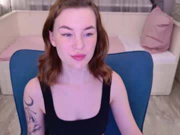Ellaolsen Chaturbate stream image from April 22, 2025