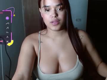 Julietta_L Chaturbate stream image from April 22, 2025