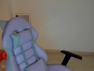 Litlle_Danni Chaturbate stream image from April 22, 2025