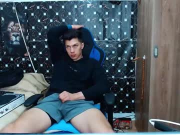 Griego01 Chaturbate stream image from April 22, 2025