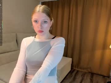 Quiet_Doll Chaturbate stream image from April 22, 2025