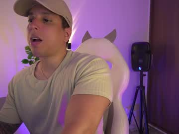 Appolo_Allen Chaturbate stream image from April 22, 2025