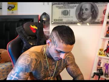 Logan_Hugh8 Chaturbate stream image from April 22, 2025